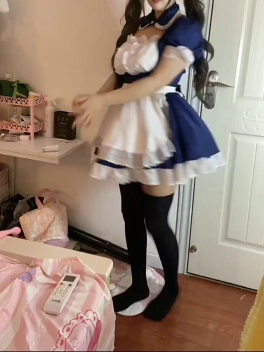 花12万追到的小萝莉，每天肏几回，半年逼就黑成这样了，必须肏够本钱了嘿嘿